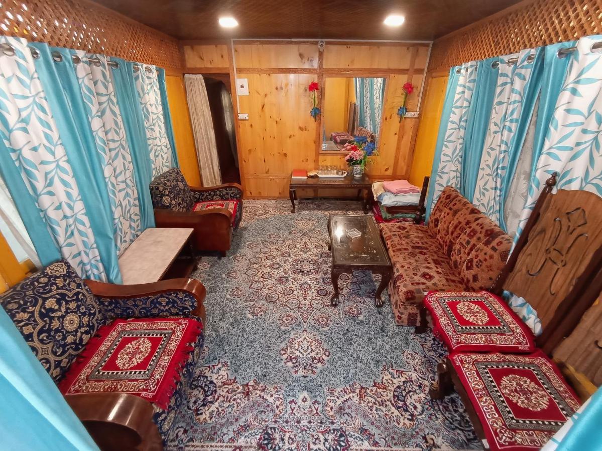 Отель Hb Nancy Group Of Houseboats Сринагар Экстерьер фото